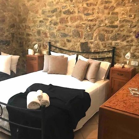 Villetta Indipendente Con Giardino Campiglia dʼOrcia Exterior foto